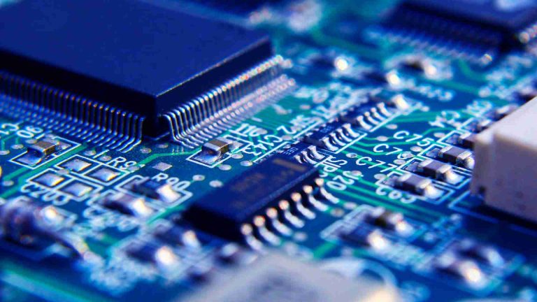 How Does Routing Work in VLSI Design?